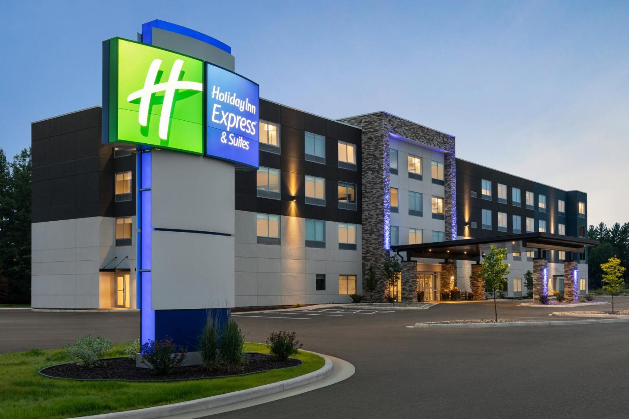 Holiday Inn Express & Suites Rhinelander By Ihg Экстерьер фото